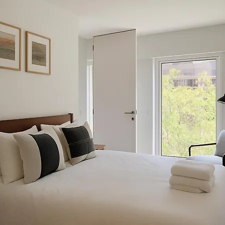 Beautiful 1 Bedroom In Heart Of * Lissabon